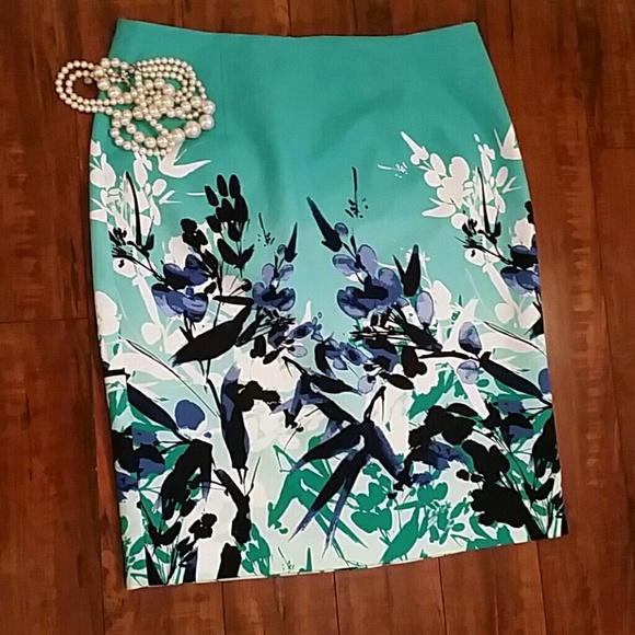 Watercolor skirt - Picture 1 of 5